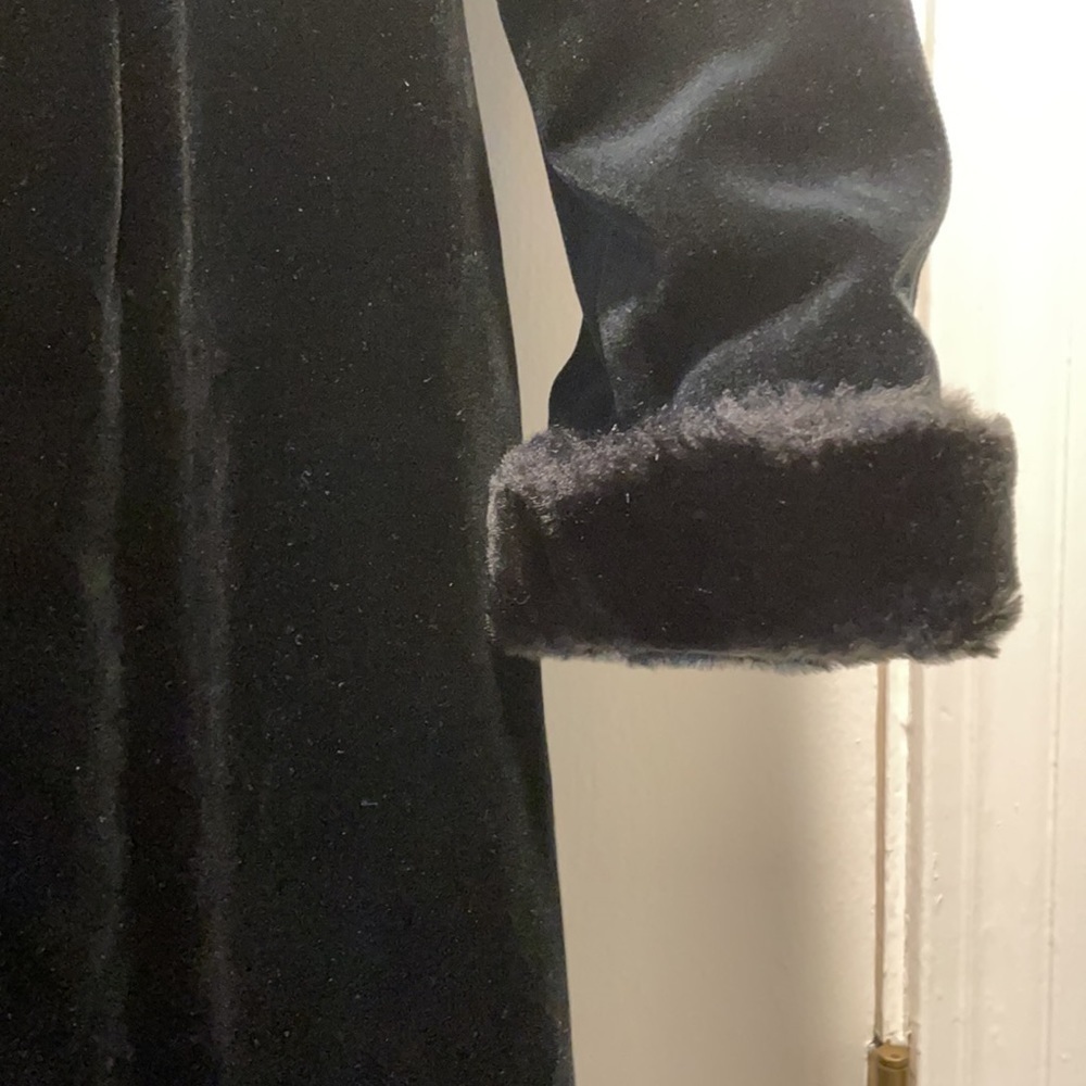 Js Collections 3 Button Down Velour Coat With Fau… - image 4